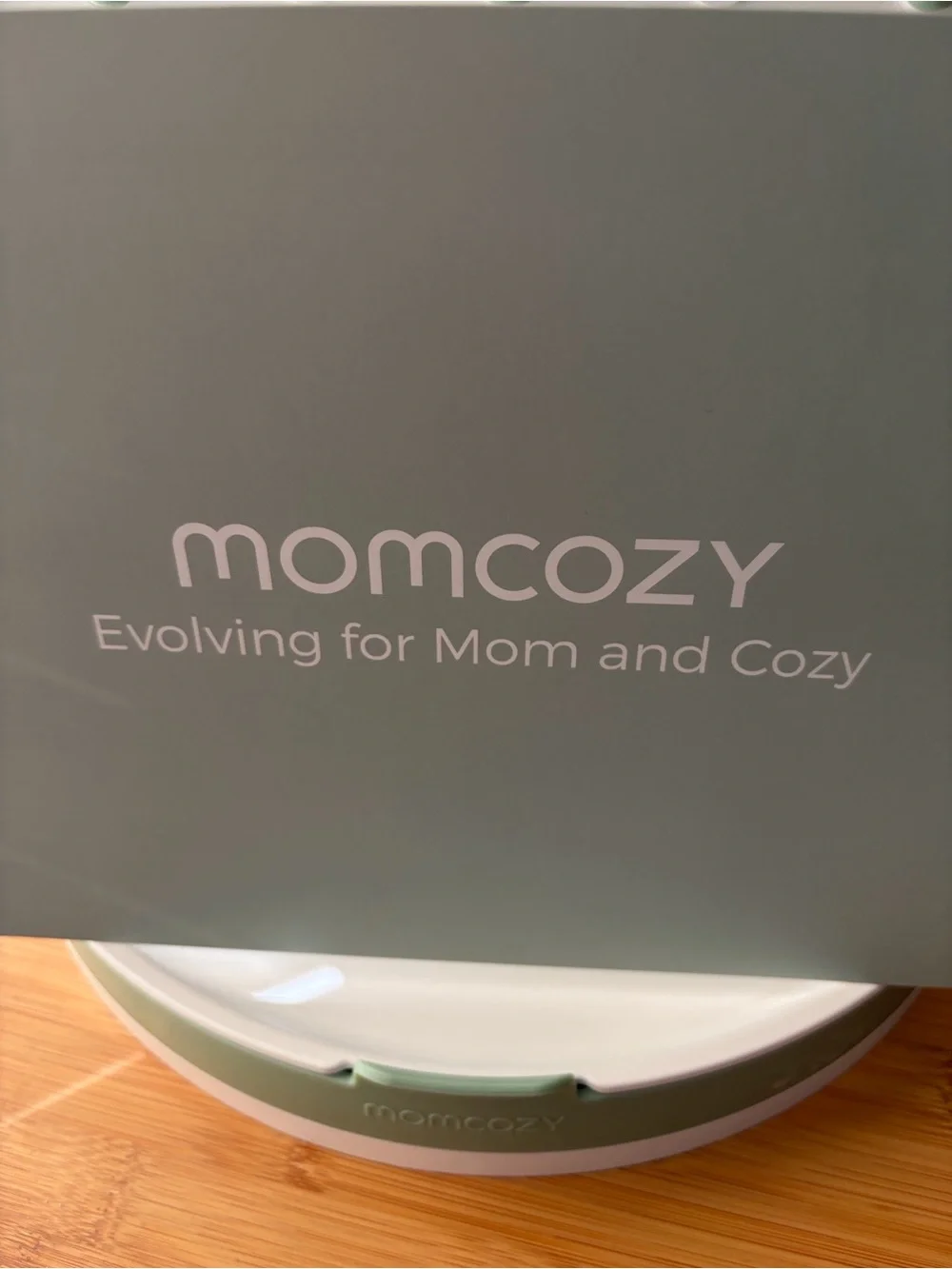 Momcozy holds up